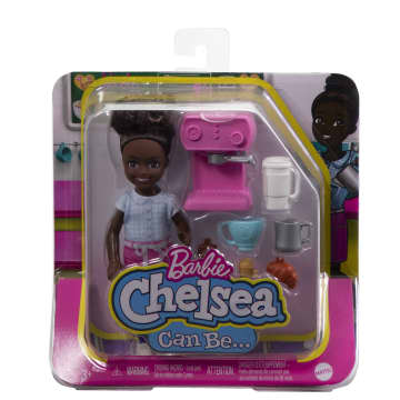 Barbie® Chelsea Poupée Chelsea Peut Être… Barista, Poupée et Acc. - Image 6 of 6