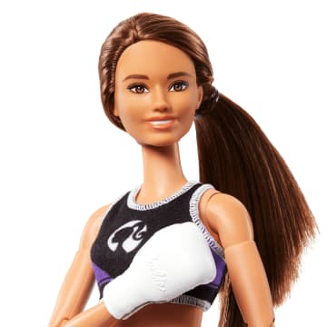 Barbie Made To Move Boxer Doll & Accessories, Brunette Doll Wearing Uniform With Boxing Gloves - Imagem 2 de 6