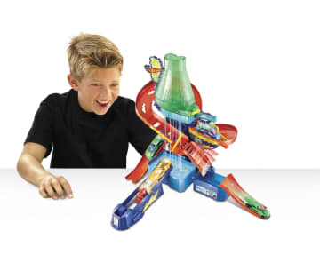 Hot Wheels City Pista de Juguete Color Shifters Laboratorio Científico