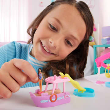 Barbie Mini BarbieLand Vehículo para Muñecas Yate de los Sueños - Image 2 of 5