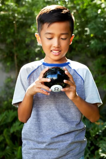 Magic 8 Ball - Image 5 of 6