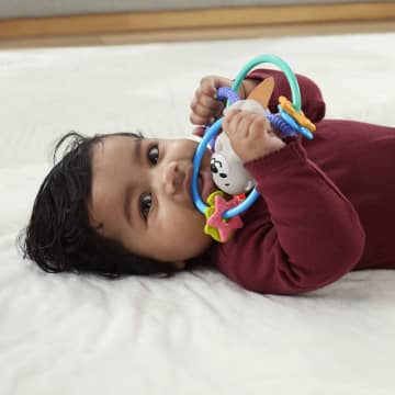 Hochet et Jouet de dentition Sans Bpa Pour Nouveau-Nés de Fisher-Price, Loutre à Tordre et Mordiller - Image 2 of 6