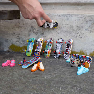 Hot Wheels Skate Fingerboards, Set Of 10 Finger Skateboards With 5 Pairs Of Removable Skate Shoes (20 Pieces Total) - Image 2 of 6