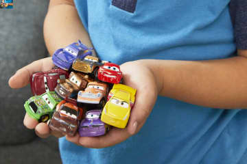 Disney And Pixar Cars Mini Racers Derby Racers Series 10-Pack, Collectible Compact Movie Vehicles - Imagen 4 de 6