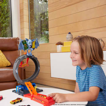 Hot Wheels City Pista de Brinquedo Ataque do Morcego - Image 2 of 6