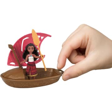 Moana 2 Set de Juego Canoa con Mini Muñeca Sorpresa y Accesorios - Imagen 2 de 5