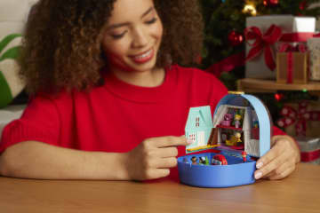 Polly Pocket Micro Dolls And Playset, Collector Peanuts Compact With 7 Accessories - Image 4 of 6