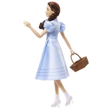 Universal Pictures’ Wicked: For Good Dorothy Gale Doll With Movie-inspired Outfit & 3 Accessories - Imagem 6 de 6