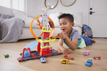 Hot Wheels City-Looping Caserne de Pompiers-Coffret, 1 Camion Inclus - Image 2 of 6
