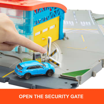 Matchbox Airport Takeoff Adventure Playset With 1 Die-Cast Toy Audi Car & 1 Plastic Plane - Imagen 4 de 6