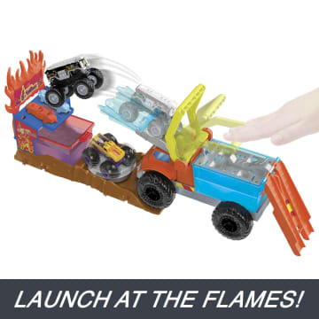 Hot Wheels Monster Trucks Arena Smashers Color Shifters 5-Alarm Rescue Playset, Fire Truck Crash Toy