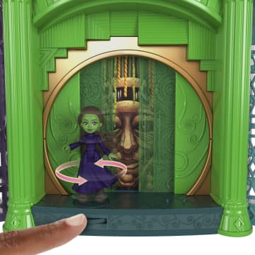 Universal Pictures’ Wicked Emerald City Small Doll Playset With 5 Play Spaces & 15 Accessories - Imagen 3 de 6