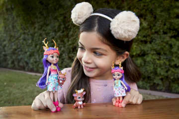 Enchantimals Danessa & Danetta Deer Sister Dolls (6-in & 4-in) & 2 Animal Figures - Image 2 of 6