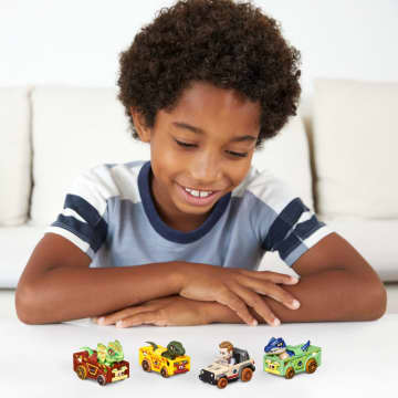 Hot Wheels RacerVerse Veículo de Brinquedo Quatro Carros de Corrida Jurassic World