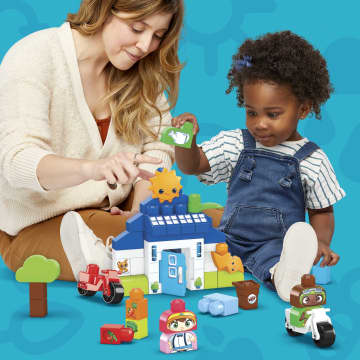 MEGA Bloks Green Town Build & Learn Eco House - Image 2 of 6
