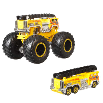 Hot Wheels Monster Trucks Vehículo de Juguete Camión 5 Alarm + Auto 5 Alarm