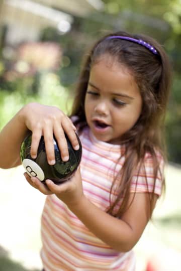 Magic 8 Ball - Image 3 of 6