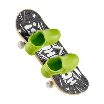 Hot Wheels Skate Veículo de Brinquedo Skateboard FLYIN COMIC™ com Tênis - Image 5 of 6