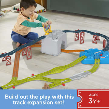 Thomas & Friends Train Tracks Set, Connect & Build Track Bucket, 34-Piece Preschool Toy - Imagen 2 de 6