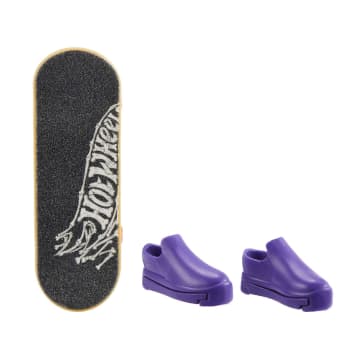 Hot Wheels Skate Veículo de Brinquedo Skateboard Tribal Domination™ com Tenis