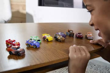 Disney And Pixar Cars Mini Racers Derby Racers Series 10-Pack, Collectible Compact Movie Vehicles - Imagen 3 de 6