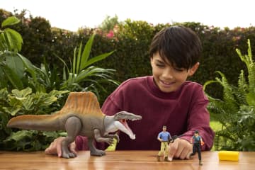 Jurassic World Rebirth Storypack With Exclusive Spinosaurus, 2 Human Figures & Accessories - Image 2 of 6