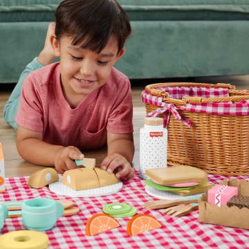 Fisher-Price  Coffret Panier de Pique-Nique en Bois, 31Éléments - Imagen 2 de 6