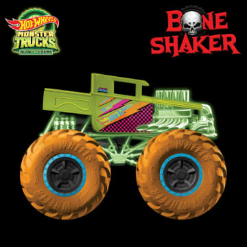 Hot Wheels Monster Trucks Die-Cast 1:64 Scale Toy Truck That Glows in The Dark - Imagen 4 de 6