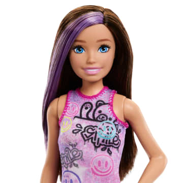 Barbie Family & Friends Skipper Doll & Backpack Accessory, Skipper Babysitters, inc. Set - Imagen 2 de 6