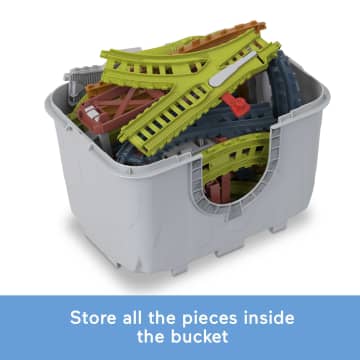 Thomas & Friends Train Tracks Set, Connect & Build Track Bucket, 34-Piece Preschool Toy - Imagen 4 de 6