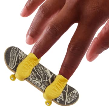 Hot Wheels Skate Veículo de Brinquedo Skateboard CAN’T BEEHIVE™ com Tênis
