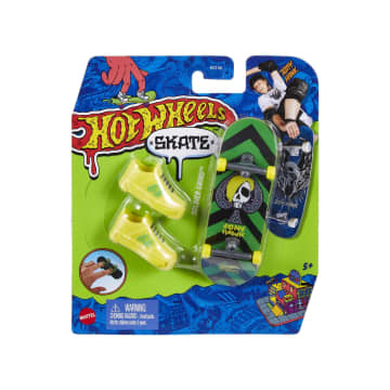 Hot Wheels Skate Veículo de Brinquedo Skateboard SOLDIER GRIND™ com Tênis
