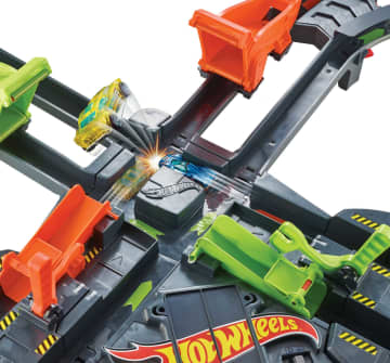 Hot Wheels Circuit de Crash Colossal