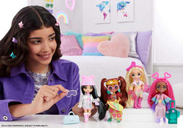 Barbie Extra Fly Muñeca Minis Look de Playa - Imagen 2 de 6