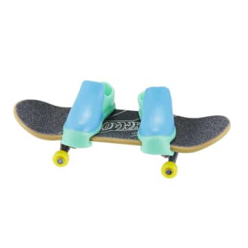 Hot Wheels Skate Vehículo de Juguete Patineta RIDIN’ VIBES™ con Tenis