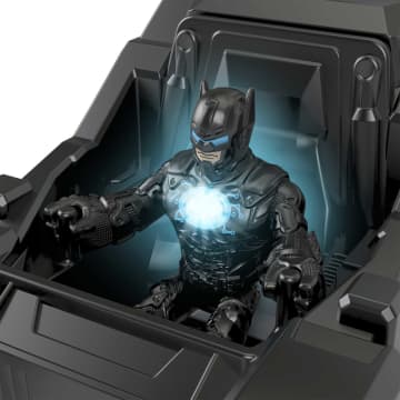 Imaginext DC Super Friends Veículo de Brinquedo O Tanque de Batman - Image 3 of 6