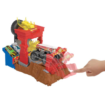 Hot Wheels Monster Trucks Arena Smashers™ 5-Alarm Fire Crash Challenge™ Playset