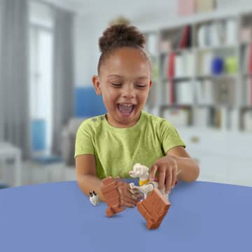 Fisher-Price DC League of Super Pets Juguete para Bebés Figura de Acción Krypto - Image 2 of 6