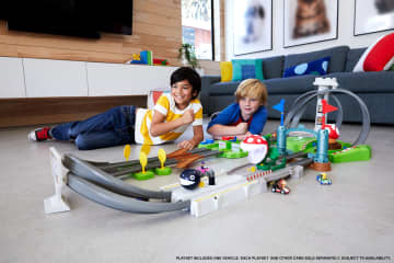 Hot Wheels Mario Kart Circuit Track Set - Image 2 of 6