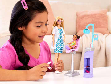Barbie Profissões Conjunto de Brinquedo Dentista Cabelo Loiro - Image 2 of 6