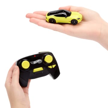 Hot Wheels 1:64 Scale Nissan Z, Battery-Powered RC Car For On- Or Off-Track Play - Image 3 of 6