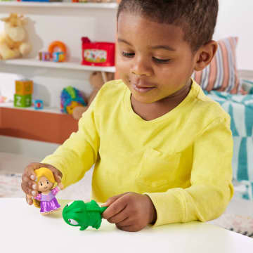 Fisher-Price Little People Princesses Disney Raiponce et Pascal - Image 2 of 6