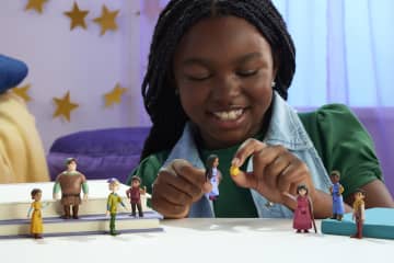 Disney’s Wish the Teens Mini Doll Set, 8 Posable Dolls & Star Figure, Characters Wear Signature Outfits