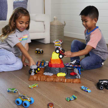 Hot Wheels Monster Trucks Arena Smashers Coffret de Jeu Parc à destruction Suprême Bone Shaker