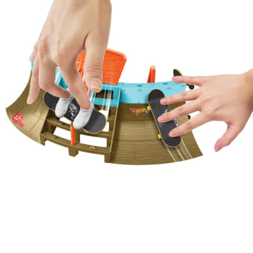 Hot Wheels Skate Pista de Juguete Set Estadio Tony Hawk - Image 2 of 6