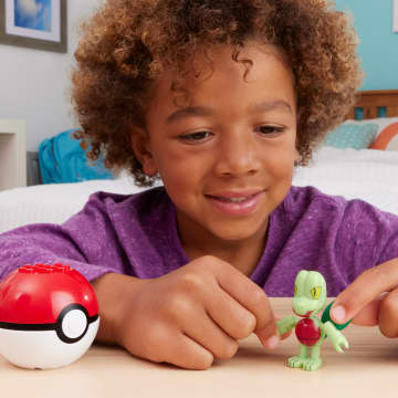 MEGA Pokémon Jogo de Construção Pokébola Treecko - Image 2 of 6