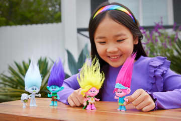 Trolls Muñeca Figura Mini Poppy - Imagen 2 de 6