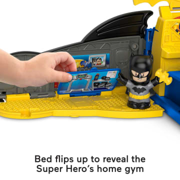 Fisher-Price Little People DC Super Friends 2-in-1 Batmobile Batman Playset For Toddlers - Imagen 3 de 6