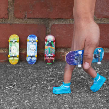 Hot Wheels Skate, 2 Flavor Containers With 4 Exclusive Fingerboards And 2 Pairs Of Removable Skate Shoes, 2 Storage Containers (8 Items Total) - Image 3 of 6