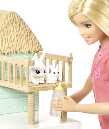 Barbie Animal Rescuer Doll & Playset - Imagen 3 de 6